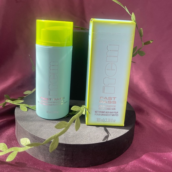 ITEM Fast Pass Facial Cleanser - Picture 1 of 1